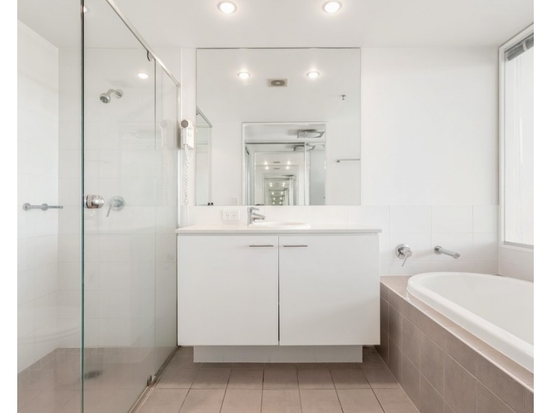 2509/33 T E Peters Drive ‘Freshwater Point’, Broadbeach Waters QLD 4218