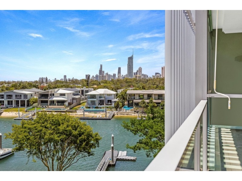 1308/33 T E Peters Drive ‘Freshwater Point’, Broadbeach Waters QLD 4218
