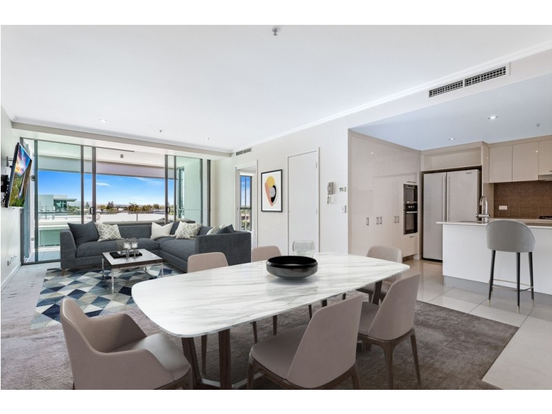 1308/33 T E Peters Drive ‘Freshwater Point’, Broadbeach Waters QLD 4218
