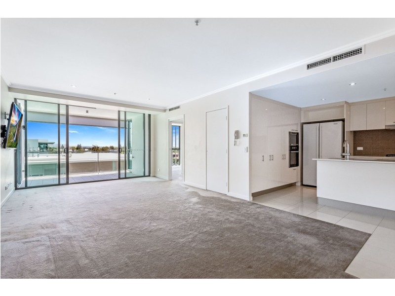 1308/33 T E Peters Drive ‘Freshwater Point’, Broadbeach Waters QLD 4218