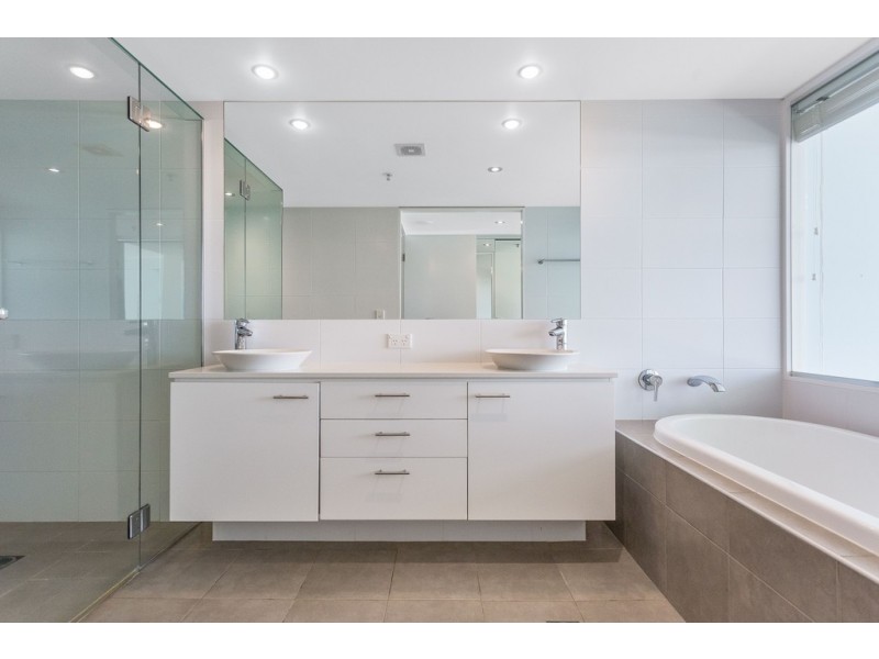 1308/33 T E Peters Drive ‘Freshwater Point’, Broadbeach Waters QLD 4218