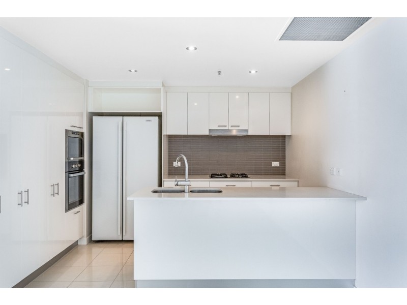 1308/33 T E Peters Drive ‘Freshwater Point’, Broadbeach Waters QLD 4218