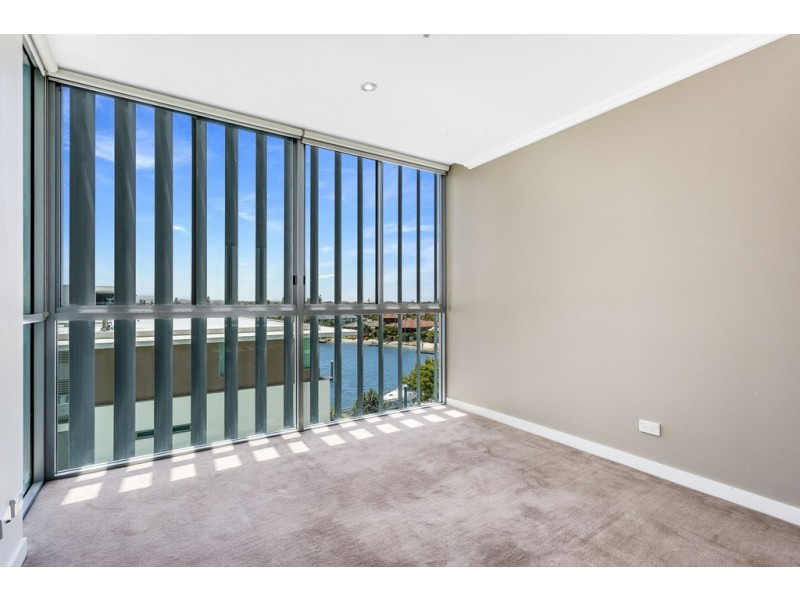 1308/33 T E Peters Drive ‘Freshwater Point’, Broadbeach Waters QLD 4218