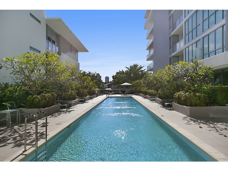 1308/33 T E Peters Drive ‘Freshwater Point’, Broadbeach Waters QLD 4218