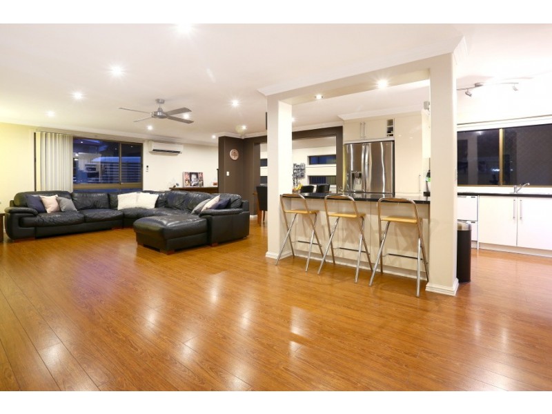 20 Murrumba Drive, Ashmore QLD 4214