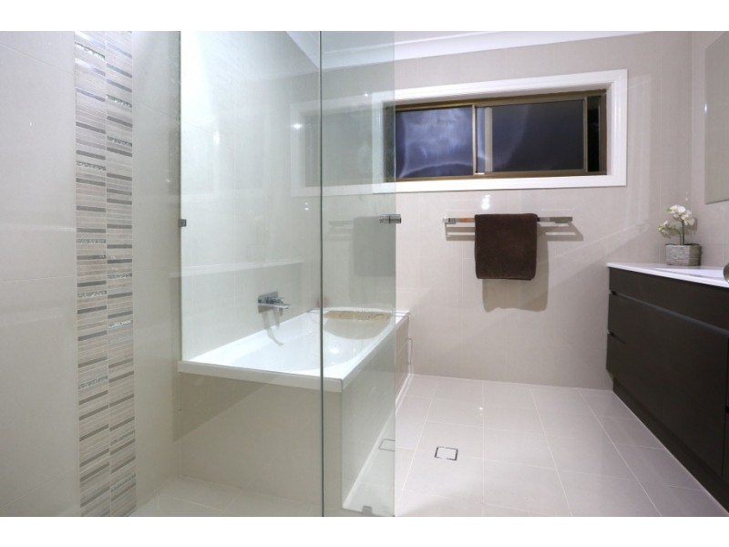 20 Murrumba Drive, Ashmore QLD 4214