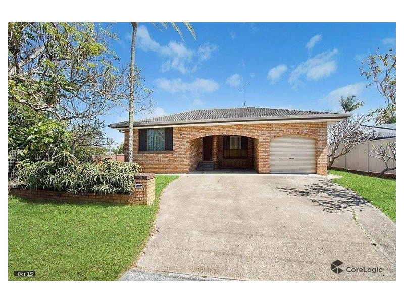 2 Constance Avenue, Mermaid Waters QLD 4218