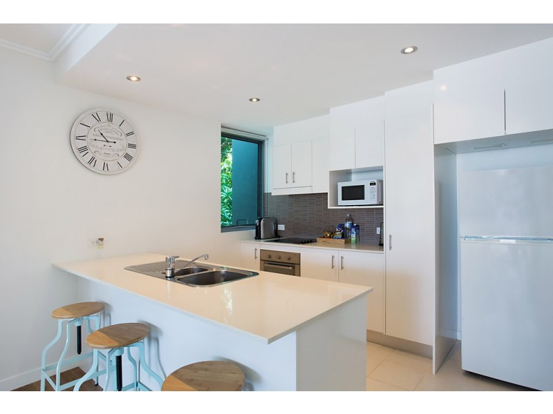 10/6 Miami Key, Broadbeach Waters QLD 4218