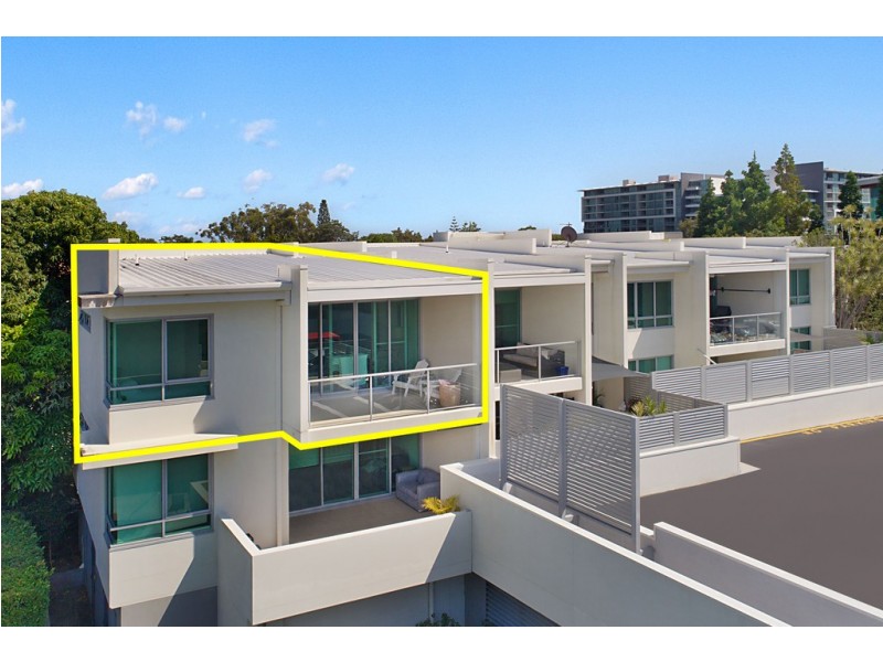 10/6 Miami Key, Broadbeach Waters QLD 4218