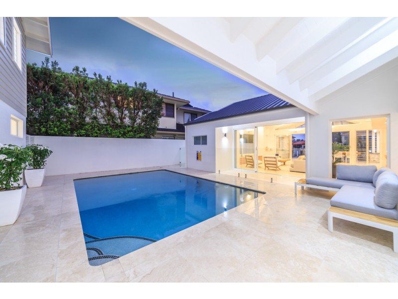 17 Seafarer Court, Paradise Waters QLD 4217