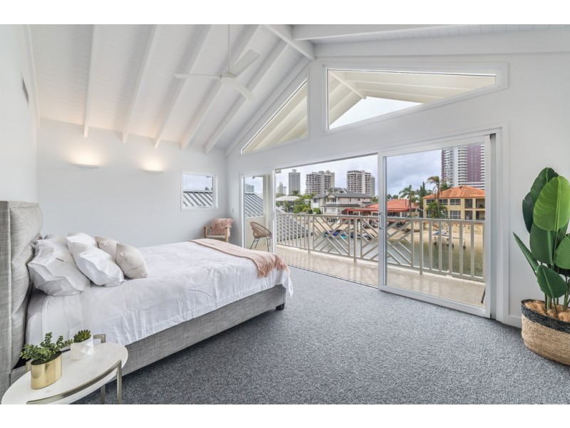 17 Seafarer Court, Paradise Waters QLD 4217