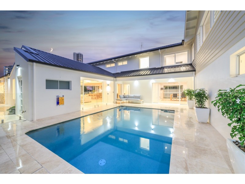 17 Seafarer Court, Paradise Waters QLD 4217