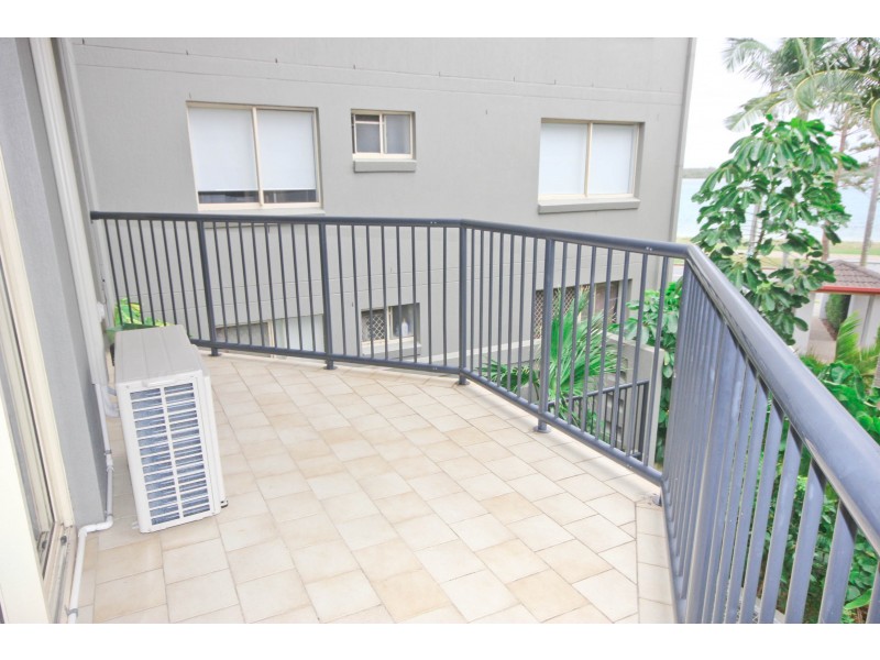 9/418 Marine Parade, Biggera Waters QLD 4216