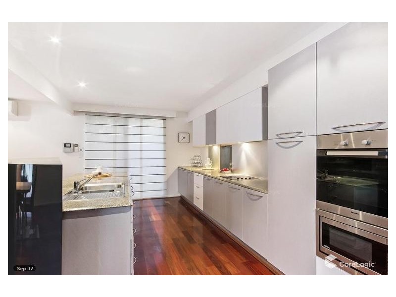28 Bollard Circuit, Clear Island Waters QLD 4226