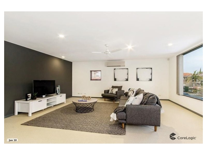28 Bollard Circuit, Clear Island Waters QLD 4226