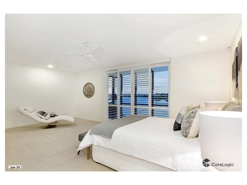 28 Bollard Circuit, Clear Island Waters QLD 4226
