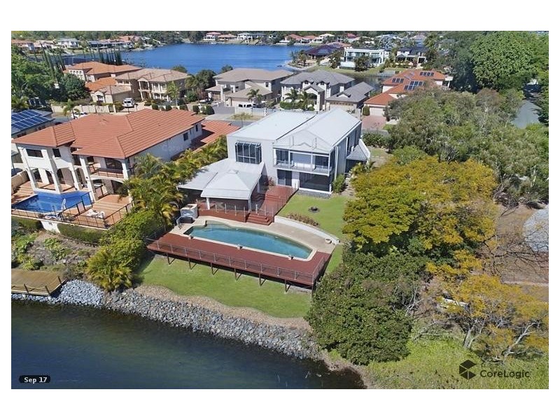 28 Bollard Circuit, Clear Island Waters QLD 4226