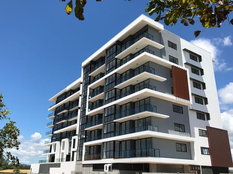 10608/112 Palm Meadows Drive, Carrara QLD 4211