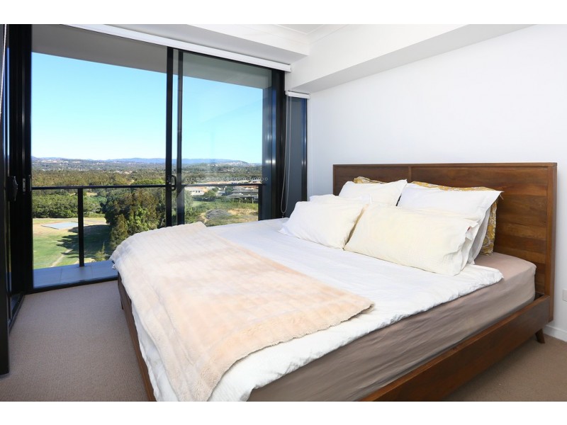 10608/112 Palm Meadows Drive, Carrara QLD 4211