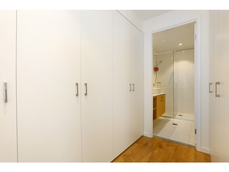 10608/112 Palm Meadows Drive, Carrara QLD 4211