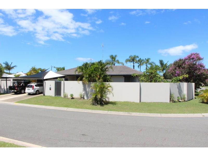 4 Southerly Street, Mermaid Waters QLD 4218
