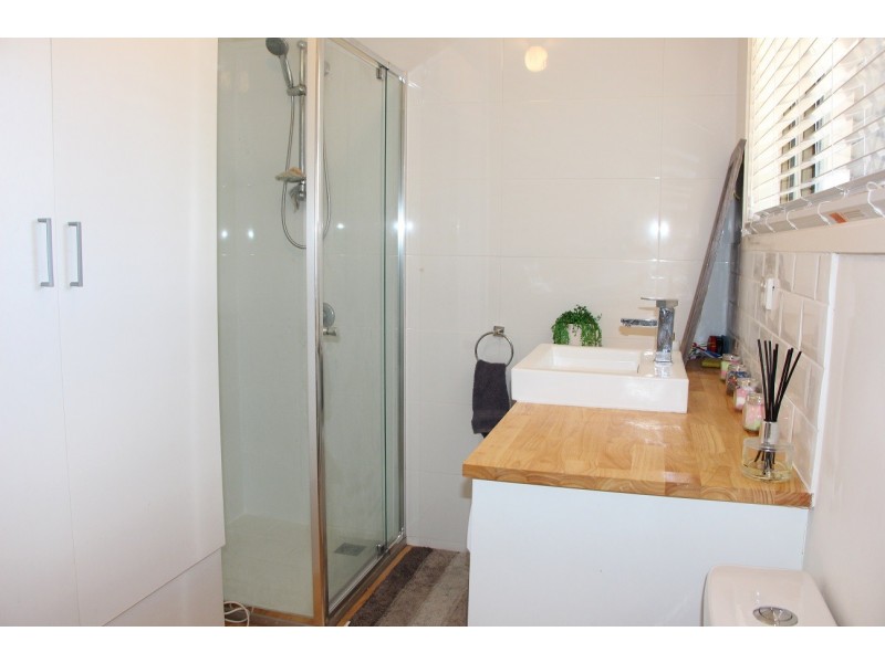 4 Southerly Street, Mermaid Waters QLD 4218