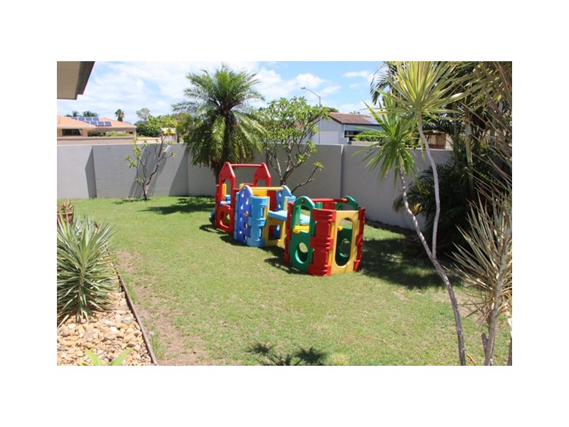 4 Southerly Street, Mermaid Waters QLD 4218