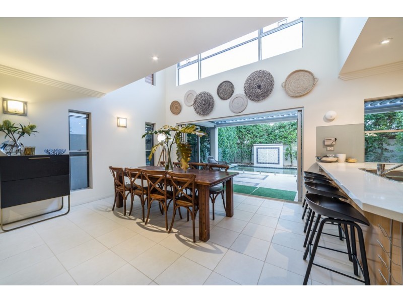 15 Durham Street, Southport QLD 4215