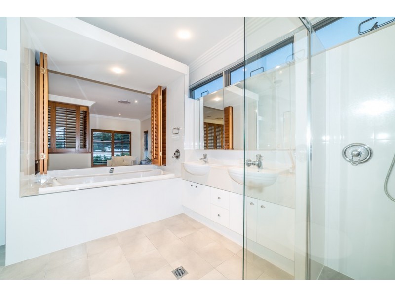 15 Durham Street, Southport QLD 4215