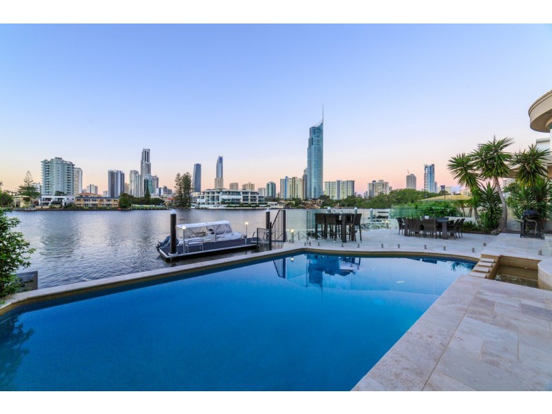 19 Naples Avenue, Isle Of Capri QLD 4217