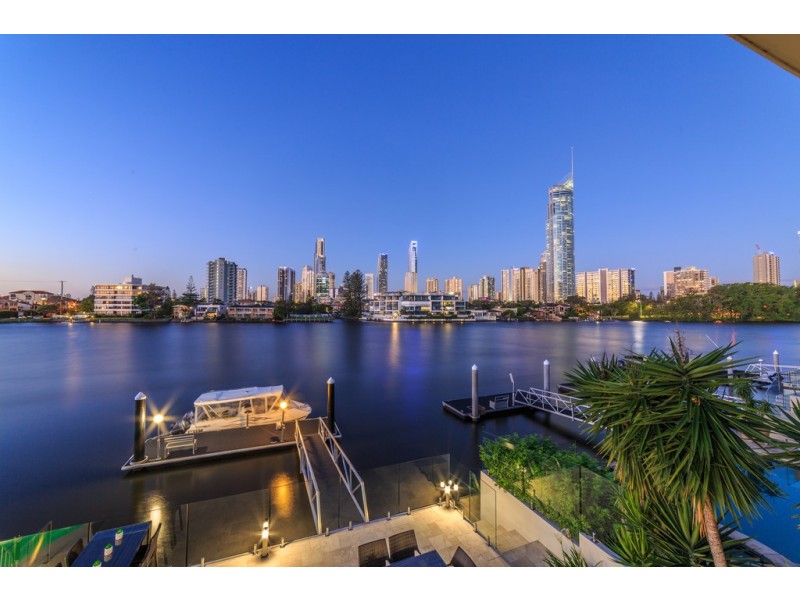 19 Naples Avenue, Isle Of Capri QLD 4217