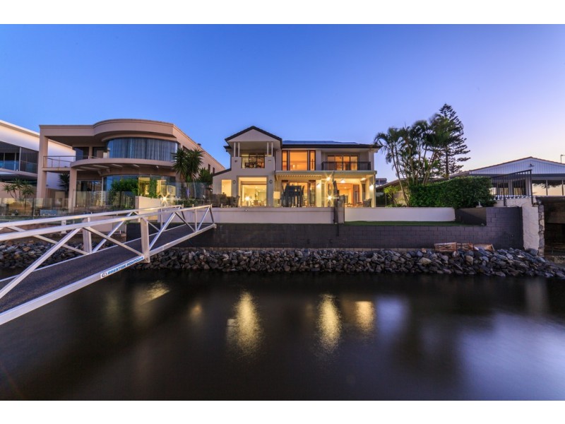 19 Naples Avenue, Isle Of Capri QLD 4217