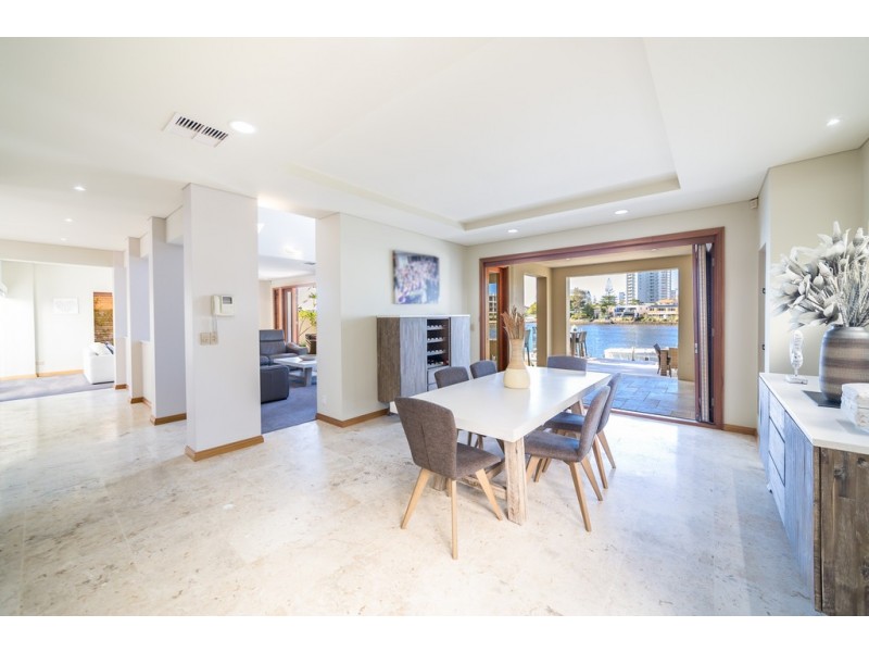 19 Naples Avenue, Isle Of Capri QLD 4217