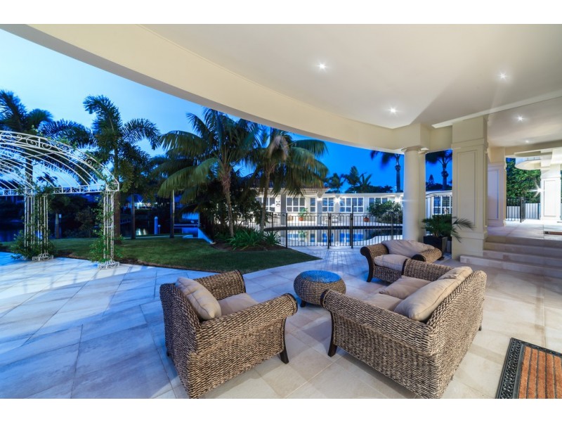 60 Sophie Avenue ‘The Palms’, Broadbeach Waters QLD 4218