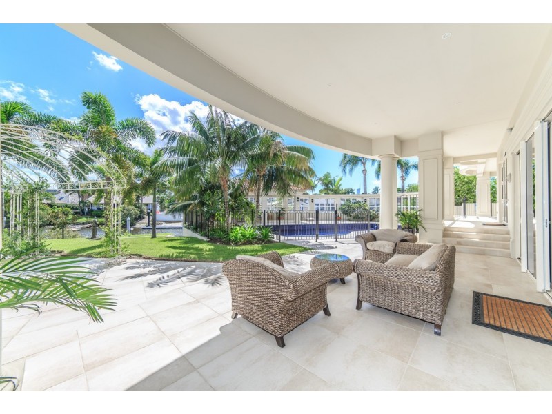 60 Sophie Avenue ‘The Palms’, Broadbeach Waters QLD 4218