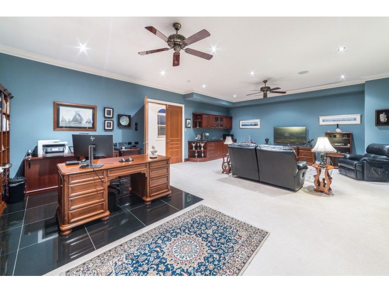 60 Sophie Avenue ‘The Palms’, Broadbeach Waters QLD 4218