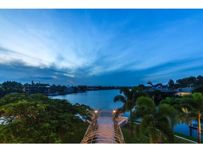 60 Sophie Avenue ‘The Palms’, Broadbeach Waters QLD 4218