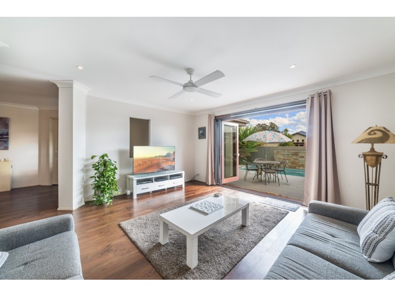 40 Tussock Crescent, Elanora QLD 4221