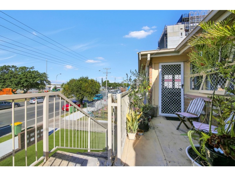 6/126 Marine Pde, Southport QLD 4215