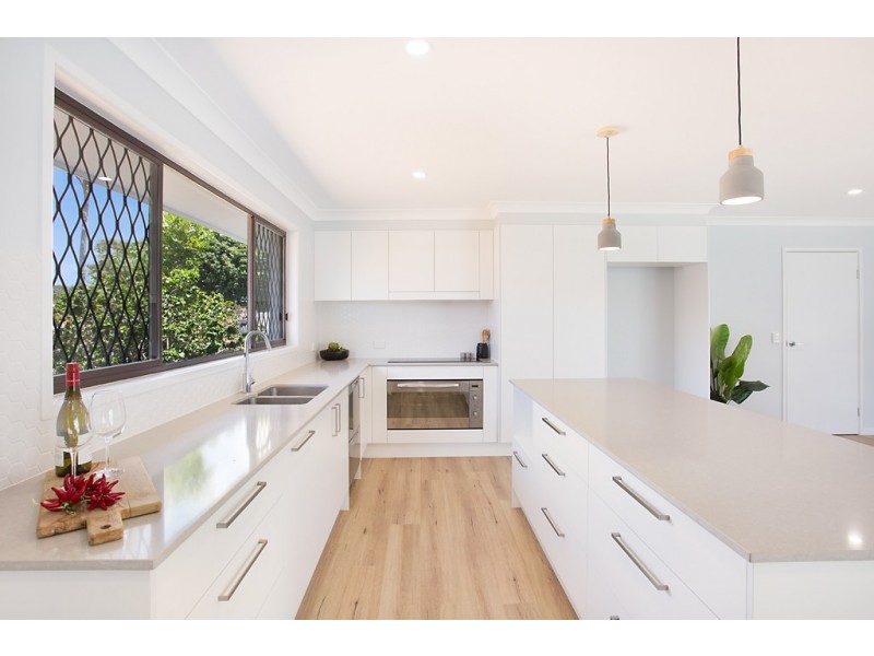 171 Campbell Street, Sorrento QLD 4217