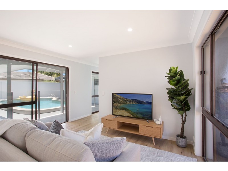 171 Campbell Street, Sorrento QLD 4217