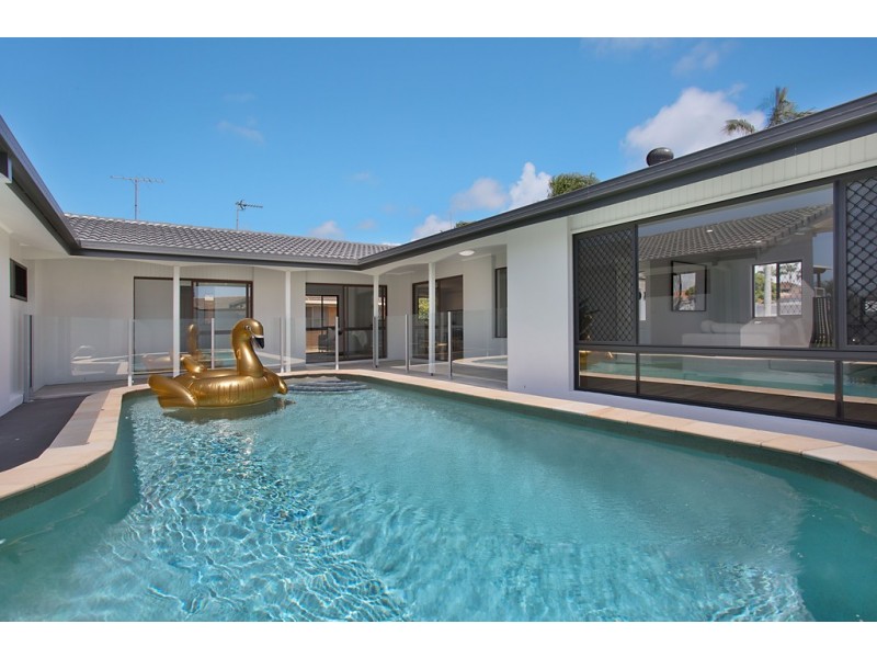 171 Campbell Street, Sorrento QLD 4217