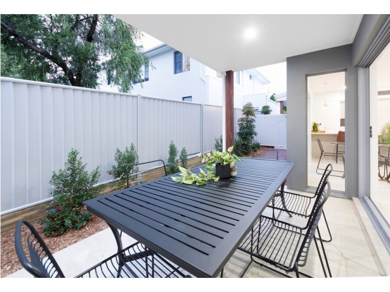 29 Blake Street, Southport QLD 4215