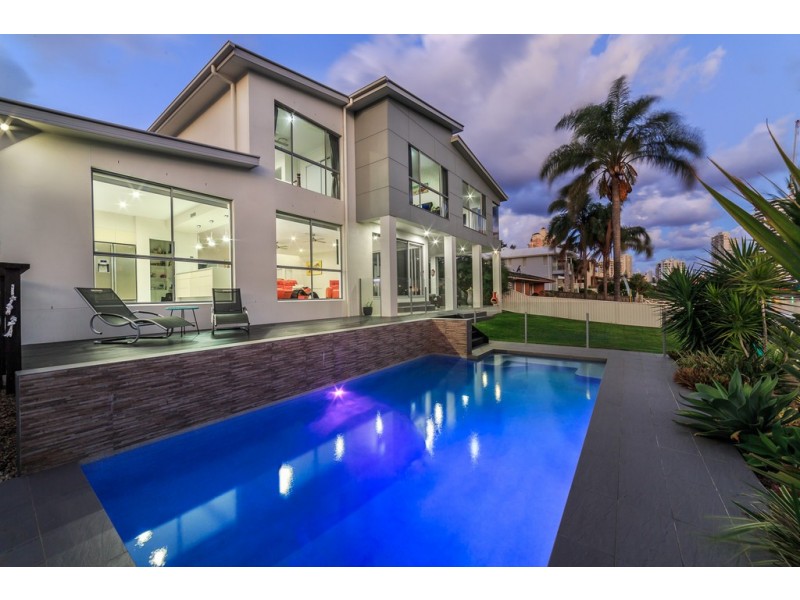 129 Allambi Avenue, Broadbeach Waters QLD 4218