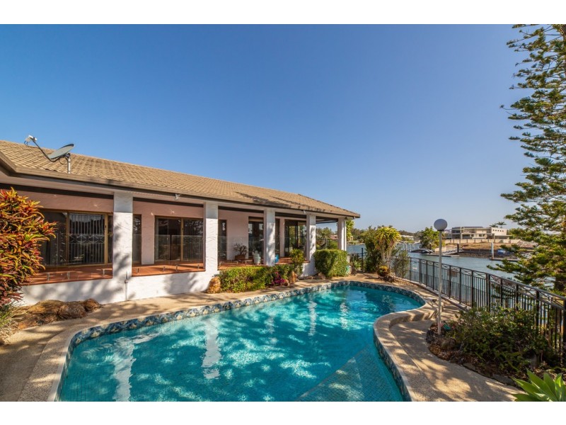 22 Binda Place, Sorrento QLD 4217