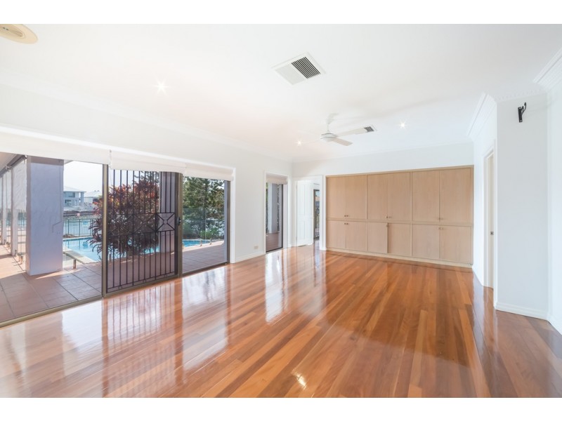 22 Binda Place, Sorrento QLD 4217
