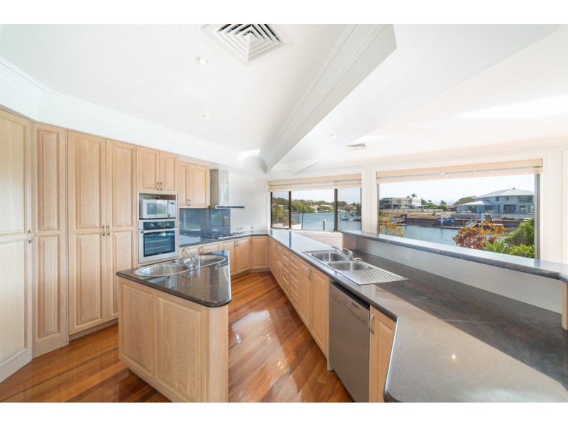 22 Binda Place, Sorrento QLD 4217