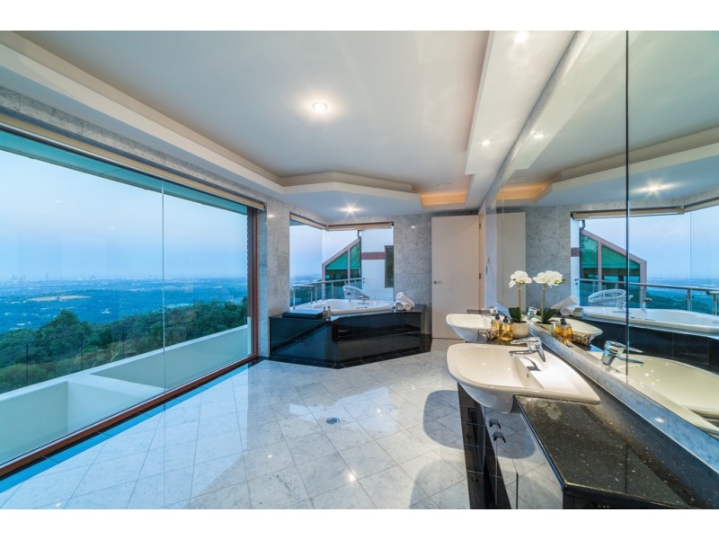 483 The Panorama, Tallai QLD 4213