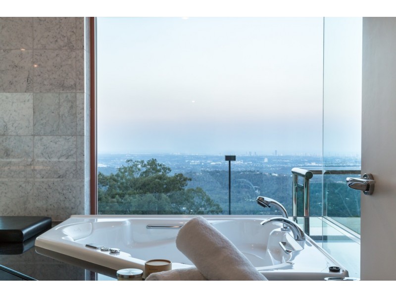 483 The Panorama, Tallai QLD 4213