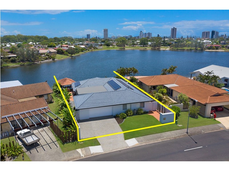206 Acanthus Avenue, Burleigh Waters QLD 4220